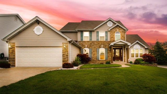 Property listing particle